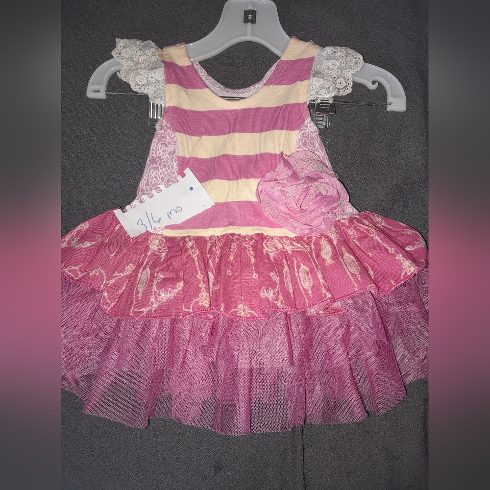 Girls dress. Very cute.